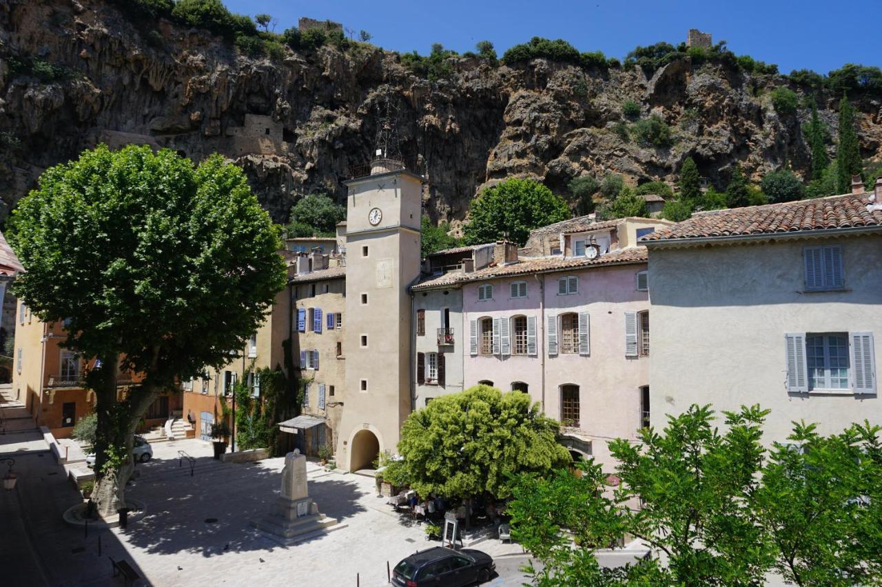 La Maison Des Artistes Leilighet Cotignac Eksteriør bilde
