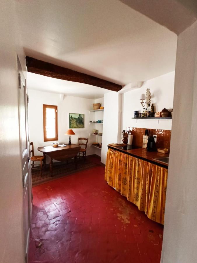La Maison Des Artistes Leilighet Cotignac Eksteriør bilde